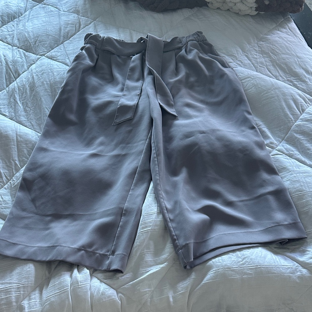 Lululemon Gray Wide-Leg Capri